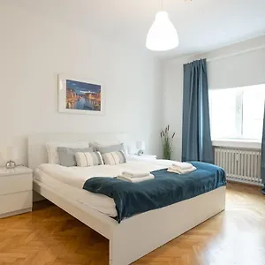 https://city-center-operastreet-apartment-italy.vienna-besthotels.com